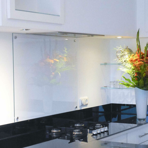 chef Station Vrouw Glasplaat keuken 600x700 transparant | GLAZZ